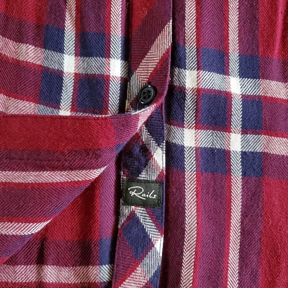 Rails Hunter Plaid Button-Down Shirt in Midnight Burgundy Size Medium - Picture 8 of 14